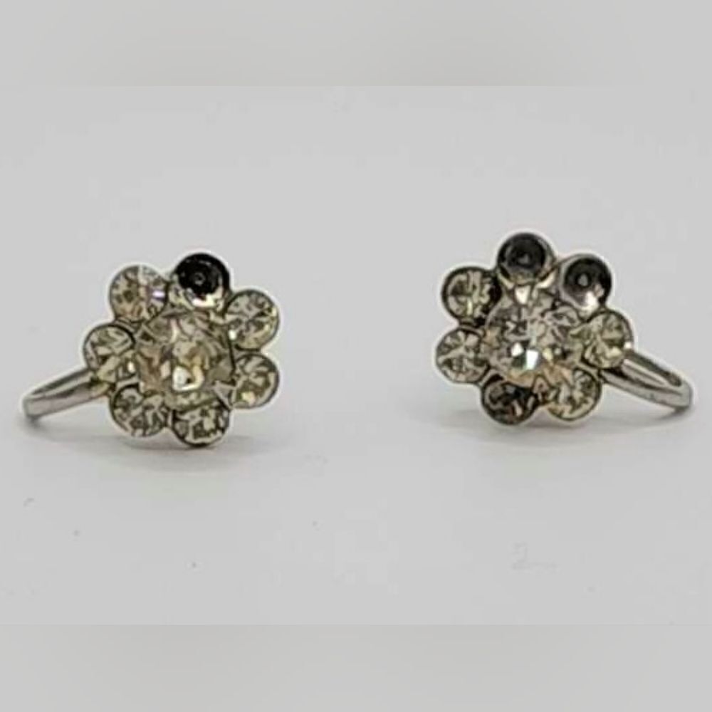 5/$25 Vintage silver crystal flower screwback earrings - Picture 11 of 11